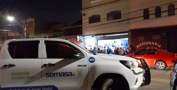 Polícia Militar e Semasa autuam 30 bares por problemas de ruído e interrompem festa no Jardim Santo André