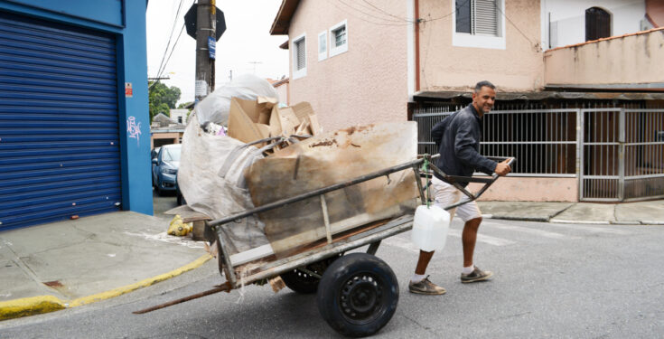 Santo André cria plano municipal para subsidiar políticas públicas aos catadores de recicláveis